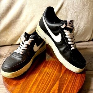 NIKE AIR FORCE 1 ID BY YOU BLACK-WHITE MENS SZ 10 [CJ0952-001]